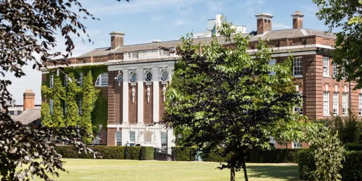 Alpadia / Kaplan, Londýn