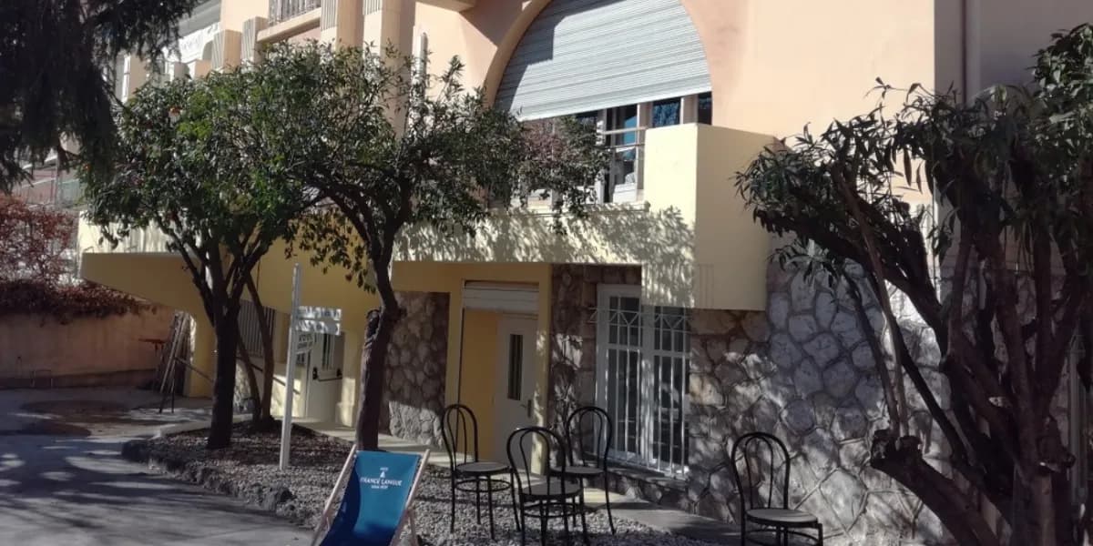 France Langue, Nice - pohled na budovy školy