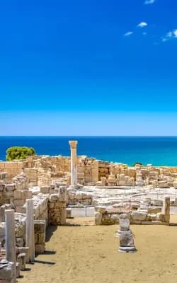 Achillův dům Kourio Basilica v chrámu Apollóna v archeologickém nalezišti Kourion,Achillův dům Kourio Basilica v chrámu Apollóna v archeologickém nalezišti Kourion, nedaleko Limassolu na Kypru.