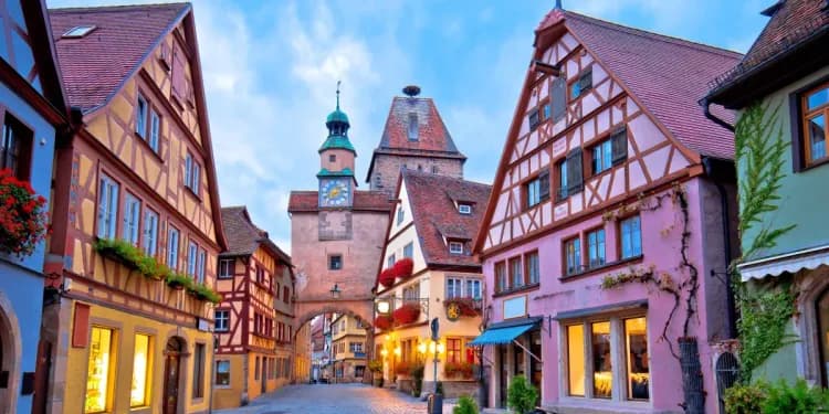 Dlážděná ulice historického města Rothenburg