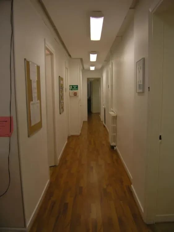 France Langue, Paříž - chodba