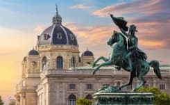 Vídeň, Socha arcivévody Karla na náměstí Heldenplatz